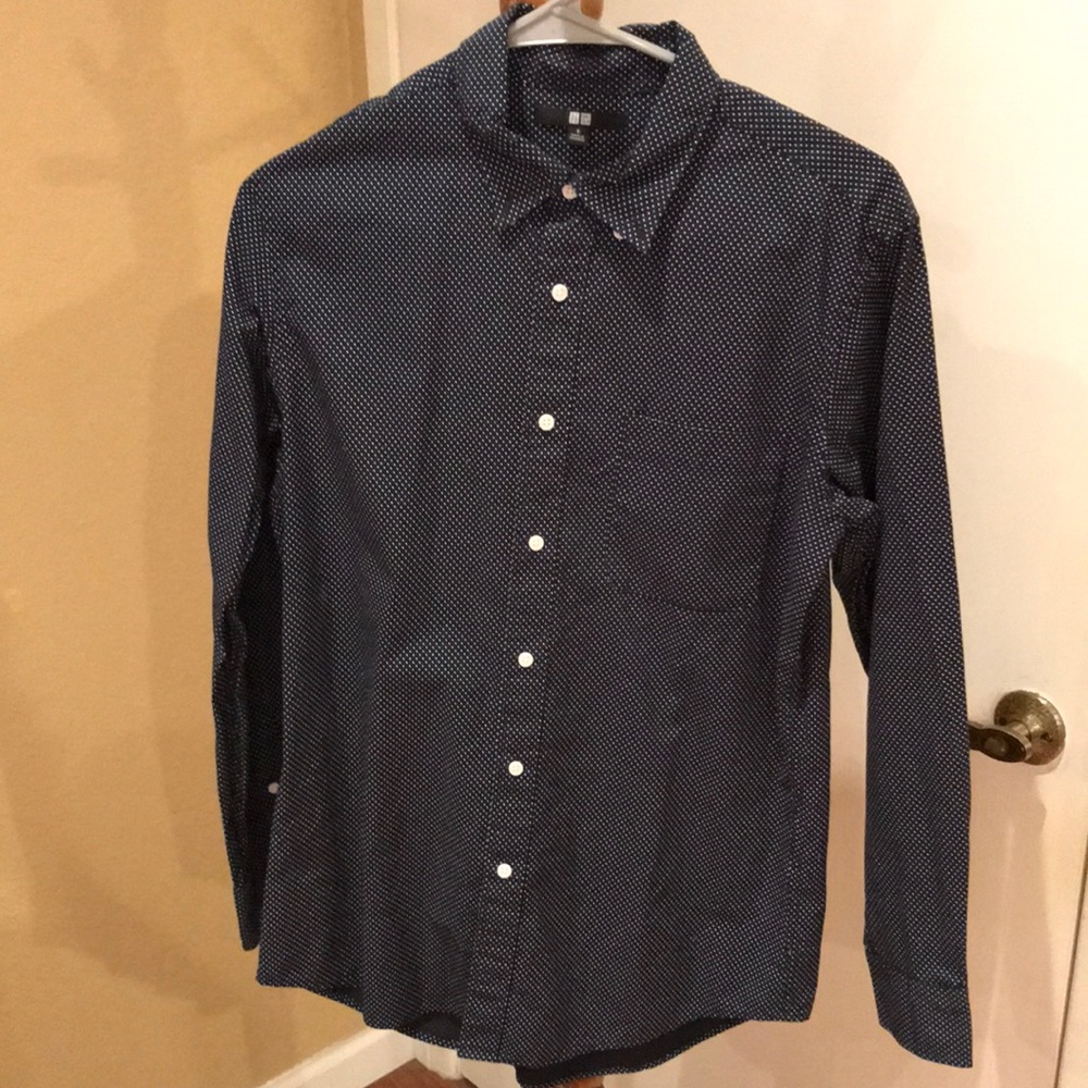 Uniqlo button down size S